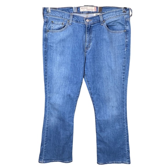 Levis 515 Nouveau Boot Cut Jeans Women's Size 14 Misses L/M Medium Wash Denim - Picture 1 of 13